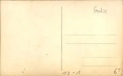 Ak Frau in erotischer Kleidung, Schaffner