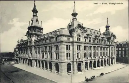 Ak Bern Stadt Schweiz, Postgebäude, historische Architektur, beeindruckende Fassade, mehrere T...