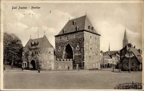 Ak Aachen, Bad Aachen Ponttor, historische Stadtmauer, Gebäude, Bäume, Straße