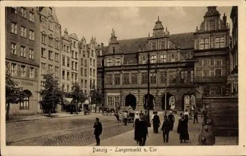 Ak Danzig, Blick auf den Langermarkt, Tor, Brunnen