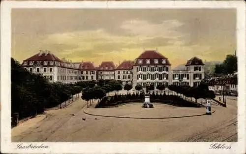 Ak Saarbrücken im Saarland, Schloss, Bismarck Denkmal