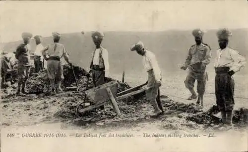 CPA La Guerre 1914-1915, Les Indiens font des tranchées