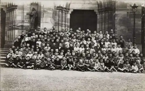 Ak Straßburg Elsass Bas Rhin,  Münster, Ministranten, 1920er Jahre