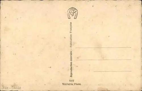 Ak Kind mit Milchflasche, Babyflasche, Portrait