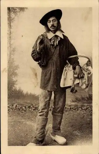 Ak Bressan allant au Marché, Costume ancien