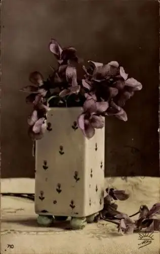 Ak Veilchen, Blumenvase