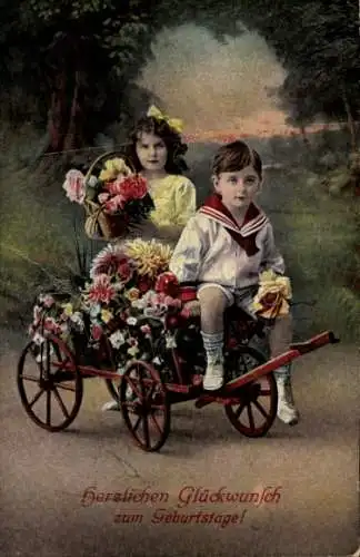 Ak Glückwunsch Geburtstag, Kinder mit Blumen, Junge in Matrosenuniform