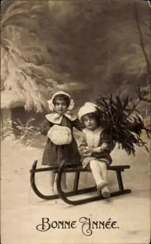 Ak Glückwunsch Neujahr, Schlitten, Kinder