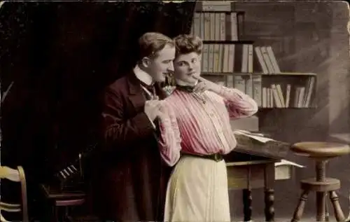 Ak Liebespaar, Umarmung