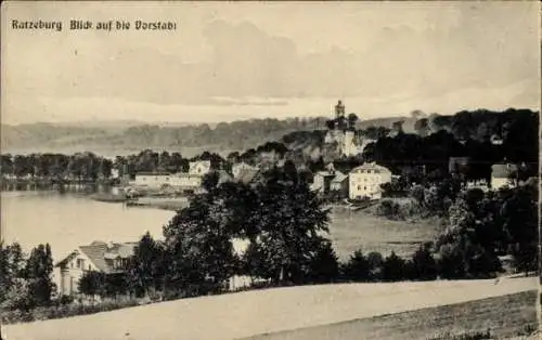 Ak Vorstadt Dermin Ratzeburg im Herzogtum Lauenburg, Blick auf die Vorstadt, Landschaft mit Se...