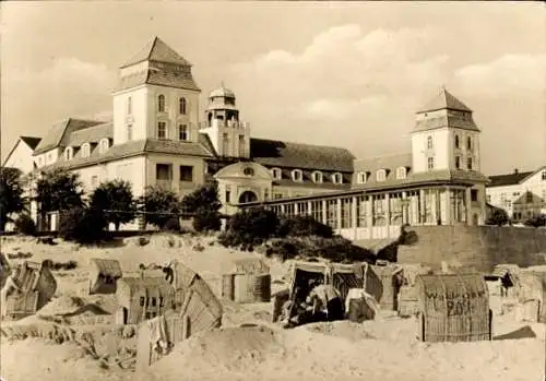 Ak Seebad Binz auf Rügen, Historisches Gebäude, Strandleben, Sandburgen, Ostseebad, Urlaub