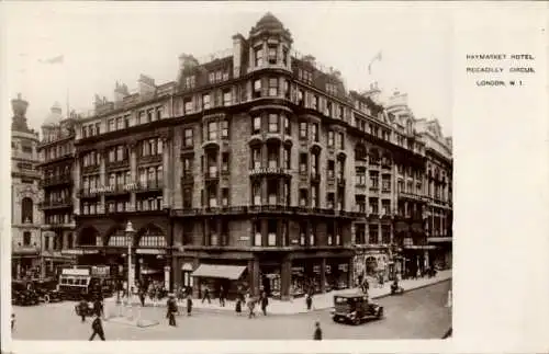 Ak London City England, Piccadilly Circus, Haymarket Hotel