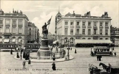 Ak Bruxelles Brüssel, La Place Royale, Monument, historische Architektur, Straßenbahn, Passanten