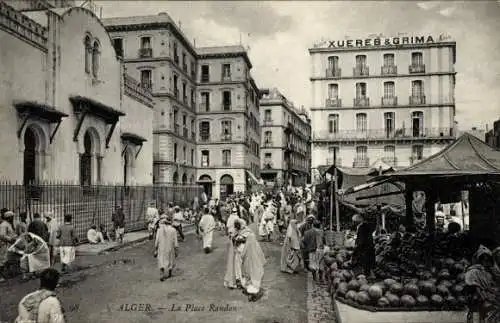 Ak Algier Alger Algerien, La Place Randon, Menschenmenge, Marktstände, historische Gebäude