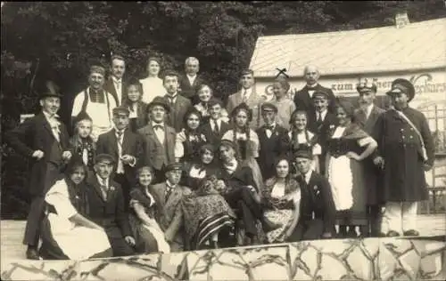 Foto Ak Elstra in der Oberlausitz Sachsen, Gruppenportrait, Gasthof
