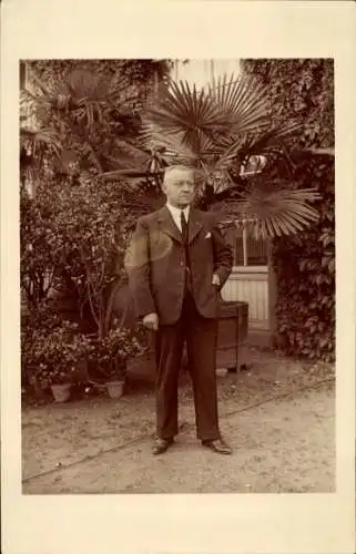 Foto Ak Mann im Anzug, Portrait