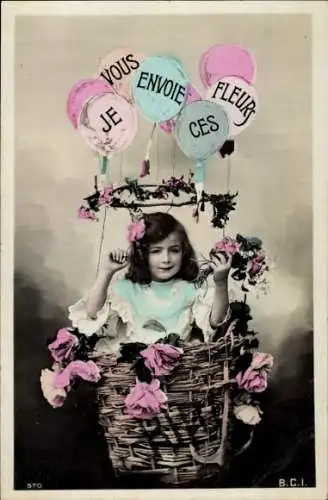 Ak Mädchen mit Blumen, Ballons
