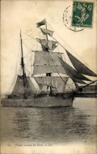 CPA Voilier sortant du Port, Segelschiff