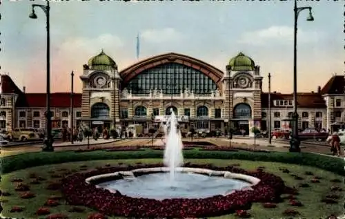 Ak Basel Stadt Schweiz, Bahnhof  Springbrunnen, historische Architektur, Autos, Menschen