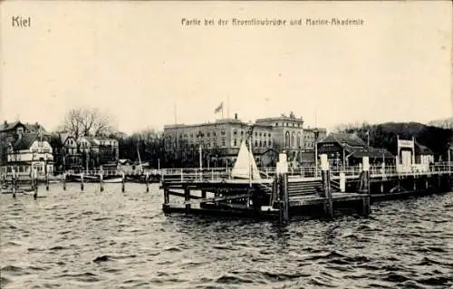 Ak Kiel,  Partie bei der Reventlowbrücke, Marine-Akademie, Hafenansicht
