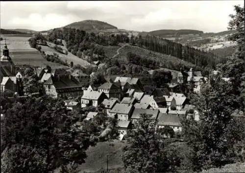 Ak Lauenstein Altenberg im Erzgebirge, Skyline mit ehemaligen Häusern, bergige Landschaft, Nat...