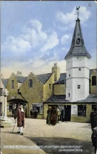 Ak Glasgow Schottland, Alte schottische Straße, Ausstellung,  Personen, Türme, Architektur