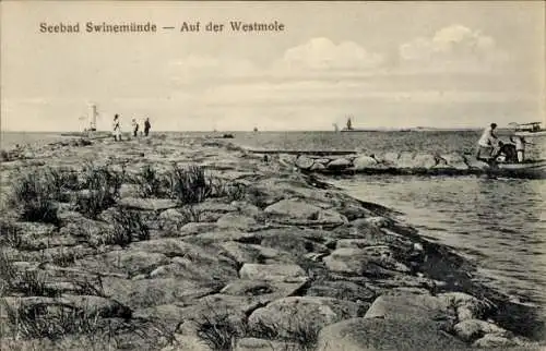 Ak Świnoujście Swinemünde Pommern, Seebad  Westmole, Strandpromenade, Wasser, Segelboote