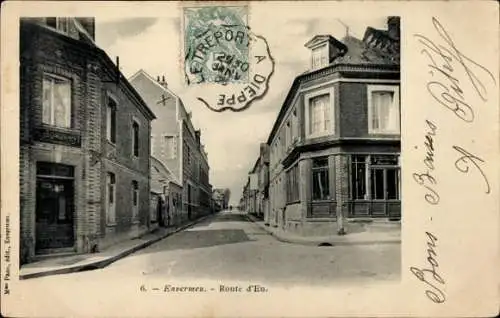 Ak Envermeu Seine Maritime, Straße in  historische Gebäude, Poststempel, Schwarzweißfoto