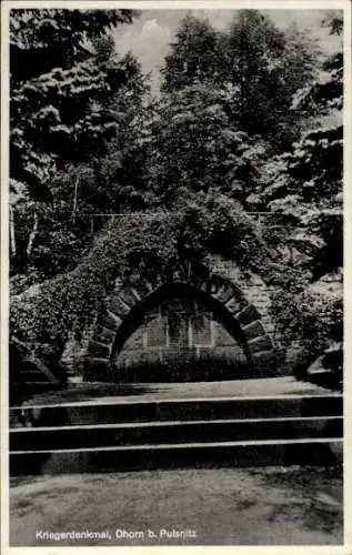 Ak Ohorn in Sachsen, Kriegerdenkmal, Steinarchitektur, Natur, umgeben von Bäumen