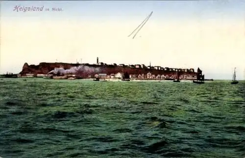 Ak Nordseeinsel Helgoland, Helgoland in Sicht, Küstenlandschaft, Wasser, Gebäude