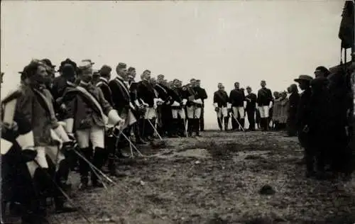 Foto Ak Studenten vor der Mensur