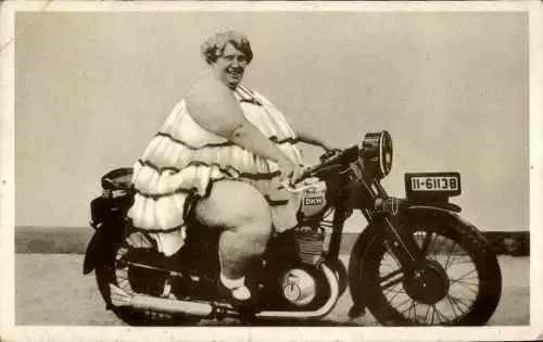 Ak Wera das schwerste Mädchen Europas auf dem Motorrad 11-61138