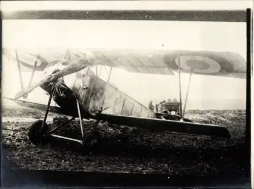 Foto Ak Französischer Doppeldecker, Im Felde