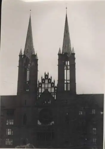 Original Foto Berlin Kreuzberg, Yorkstraße, St. Bonifatius-Kirche, um 1946, ca. 13 x 18 cm