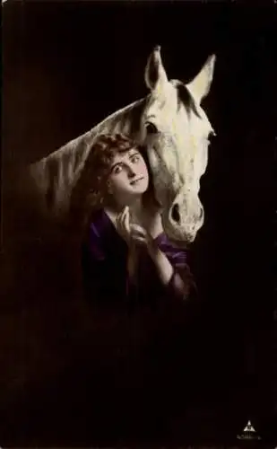Ak Frau mit langem Haar, Pferd