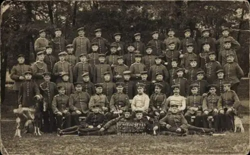Foto Ak Deutsche Soldaten in Uniform, Gruppenbild