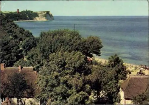 Ak Vitt Putgarten auf Rügen, Kap Arkona, Blick vom Fischerdorf Vitt, Küste, Sträucher, Wasser