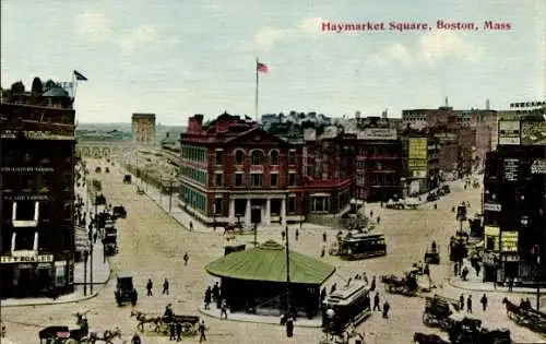 Ak Boston Massachusetts USA, Haymarket Square, historische Ansicht, US-Flagge, Gebäude, Straße...