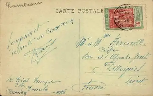 Ak Douala Duala Kamerun, Markt mit Verkaufsständen, Menschen, Gebäude