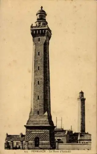 Ak Penmarch Finistère, Lighthouse, hoher Turm, Architektur, schwarz-weiß Bild