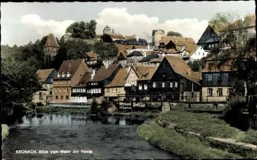 Ak Kronach in Oberfranken, Fachwerkhäuser, Fluss, alte Stadt, Veste, malerische Landschaft, hi...