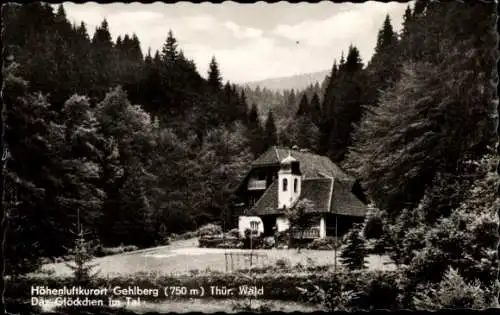 Ak Gehlberg Suhl in Thüringen, Höhenluftkurort  Thüringen, Glöckchen im Tal, Waldlandschaft