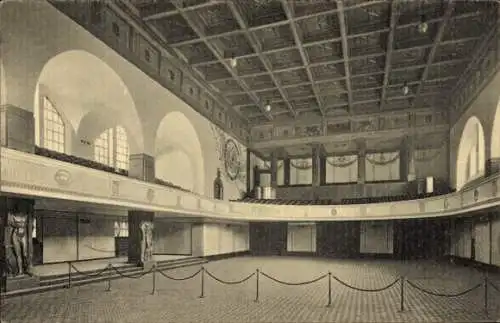 Ak München, Blick in die große Aula der Kgl. Universität 