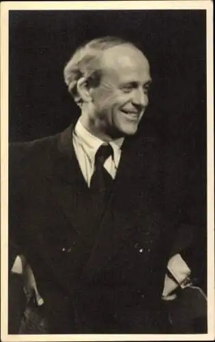 Ak Portrait im Anzug, lächelnd, Autogramm