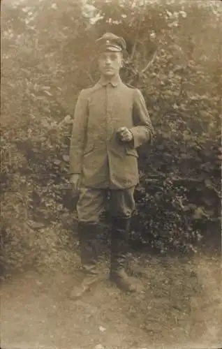 Foto Ak Deutscher Soldat in Uniform, Portrait