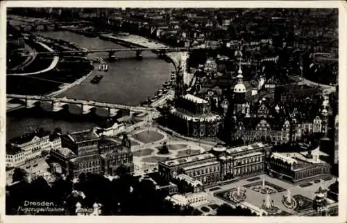 Ak Dresden Altstadt Johannstadt, Luftaufnahme von  Fluss und historischer Architektur, Ansicht...