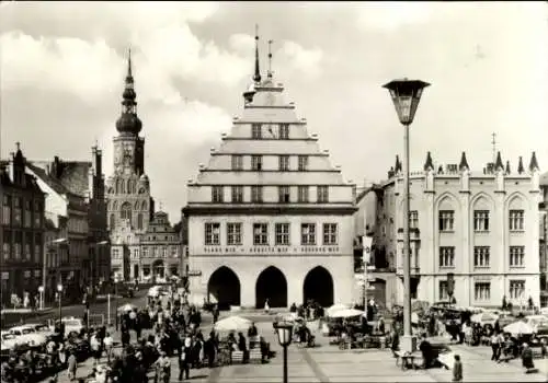 Ak Hansestadt Greifswald, Rathaus, Marktplatz, historische Architektur