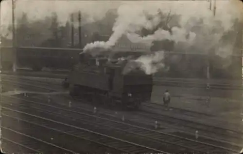 Foto Ak Französische Eisenbahn, Lokomotive, Bahnschienen