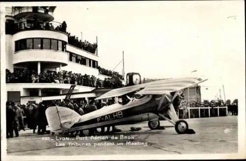 CPA Lyon Rhône, Port Aerien de Bron, Les Tribunes pendant un Meeting