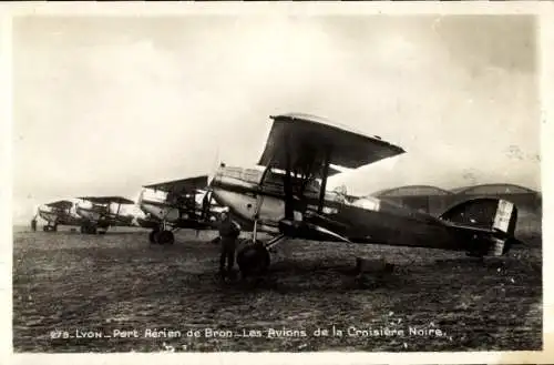 CPA Lyon Rhône, Port Aerien de Bron, Avions de la Croisiere Noire
